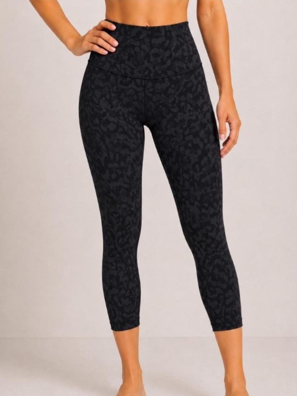 Lululemon women’s align crop leopard print leggings